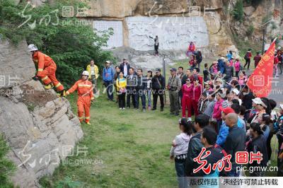 安徽淮北:200余名徒步爱好者现场接受户外安全