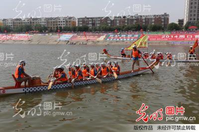 河南周口:龙舟竞赛迎端午_新闻
