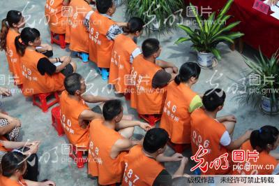 河南滑县看守所:为在押人员颁奖促教育转化_新