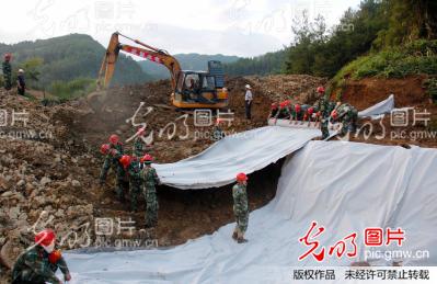 重庆奉节竹园镇太平桥两个堰塞湖险情排除_新