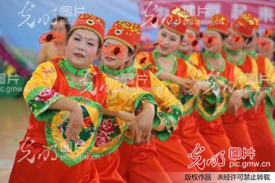 河南省开封举办首届舞林争霸赛