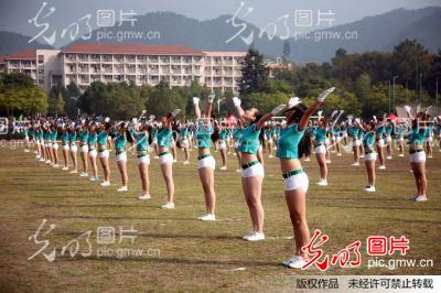 大学校园流行广播体操_新闻