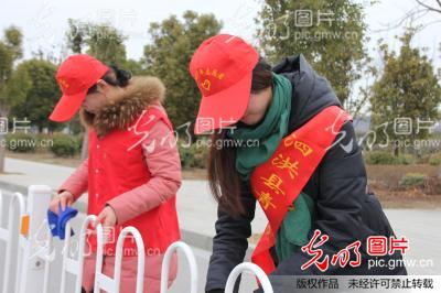 江苏泗洪:志愿者服务在行动_新闻