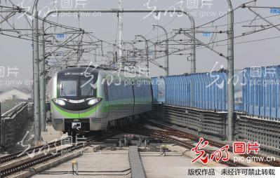 南京地铁3号线邀市民体验 预计下月开通_颜闽