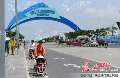深圳:跨境电商港货店落户前海自贸区_卢兴求