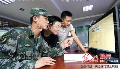 江苏东海:好男儿 当兵去_张开虎