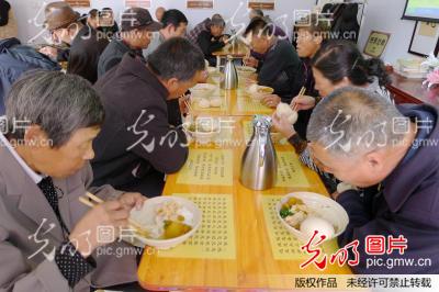 免费公益大食堂 20151007133724_2647.jpg