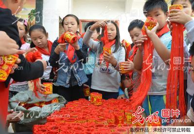 河南夏邑:手工艺品制作技艺走进小学生"第二课堂"_小制作大全
