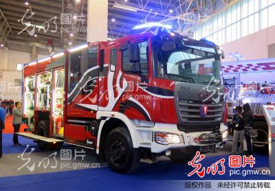 安徽芜湖﹕联合卡车消防车亮相