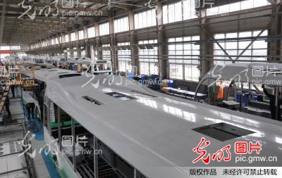 山东临沂铝合金轻量化电动客车生产忙