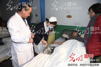 河北任县:先诊疗后付费畅通生命绿色通道 _