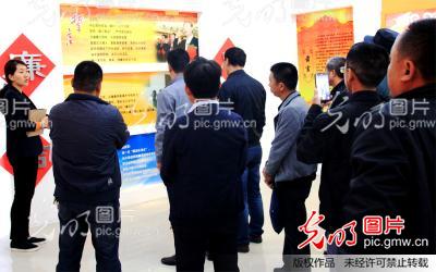 新疆:新赛股份组织党风廉政监督员参观廉政教