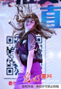 江苏淮安:网红见面会 驰骋电脑空间却难登大舞