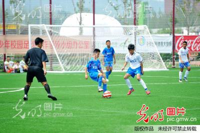 山东青岛全国青少年校园足球夏令营开营