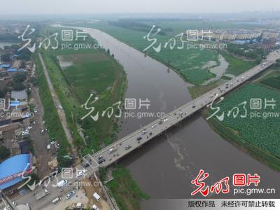 山西持续大雨汾河再现"汾河流水哗啦啦"美景(1/13)