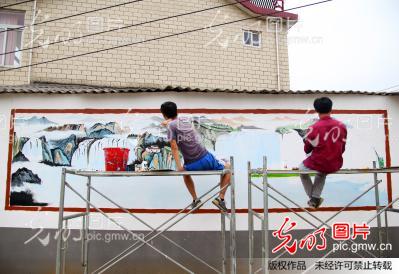 安徽铜陵:绘制文化墙 扮靓美丽乡村_新闻