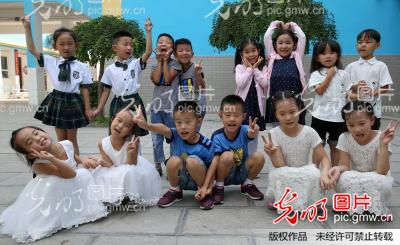 河北邯郸7对双胞胎新生同入一所小学