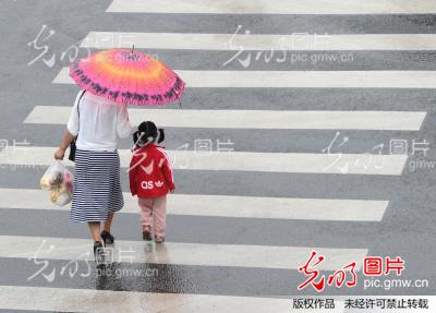 大连市发布暴雨、冰雹橙色预警信号