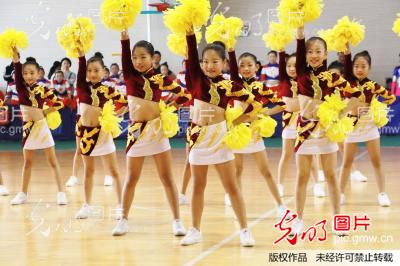 江苏淮安﹕举行中小学啦啦操比赛