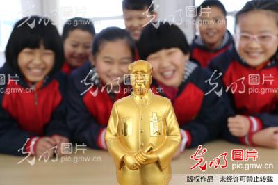 河北省平乡县县直第一小学举行念毛泽东诞辰123周年 活动