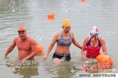 河南灵宝：纪念毛主席诞辰123周年 