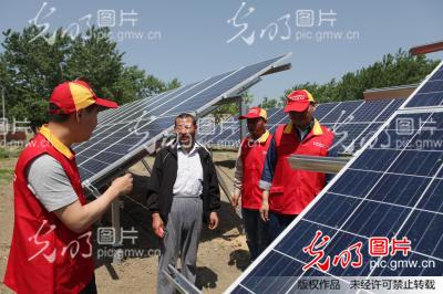 安徽涡阳:党员服务队跟踪服务光伏扶贫项目
