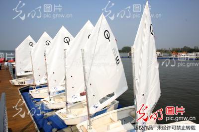 江苏省淮安市:首届中国淮安白马湖青少年OP帆