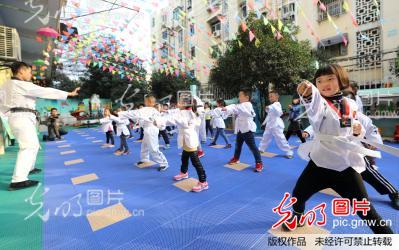 合肥:传统武术进社区_新闻