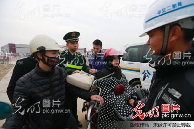 福建泉州: 防盗防骗防抢安全教育进工地_新闻