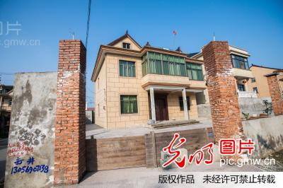 浙江绍兴:乡下农村别墅成群 入住率却不高(