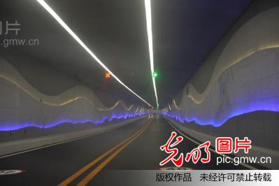 天堑变通途--三十年海南交通巨变(