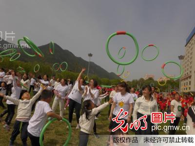 幼儿园大型户外亲子游戏活动精彩瞬间(