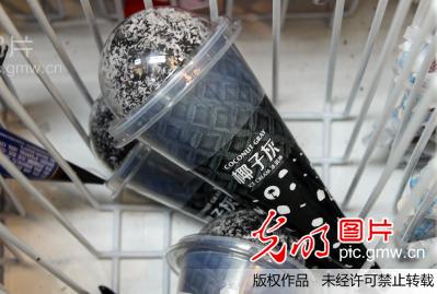 北京:抖音捧红的椰子灰、椰子冻几近断货(
