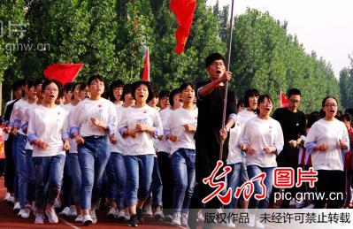 河北鸡泽一中 告别高三 蓄势待考(